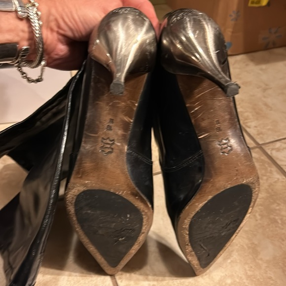 Donald J Pliner patent leather boots with a stretch calf in a metal heel sz 10 m - Picture 6 of 8